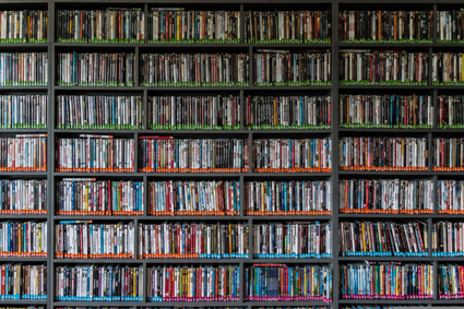Wand mit Büchern